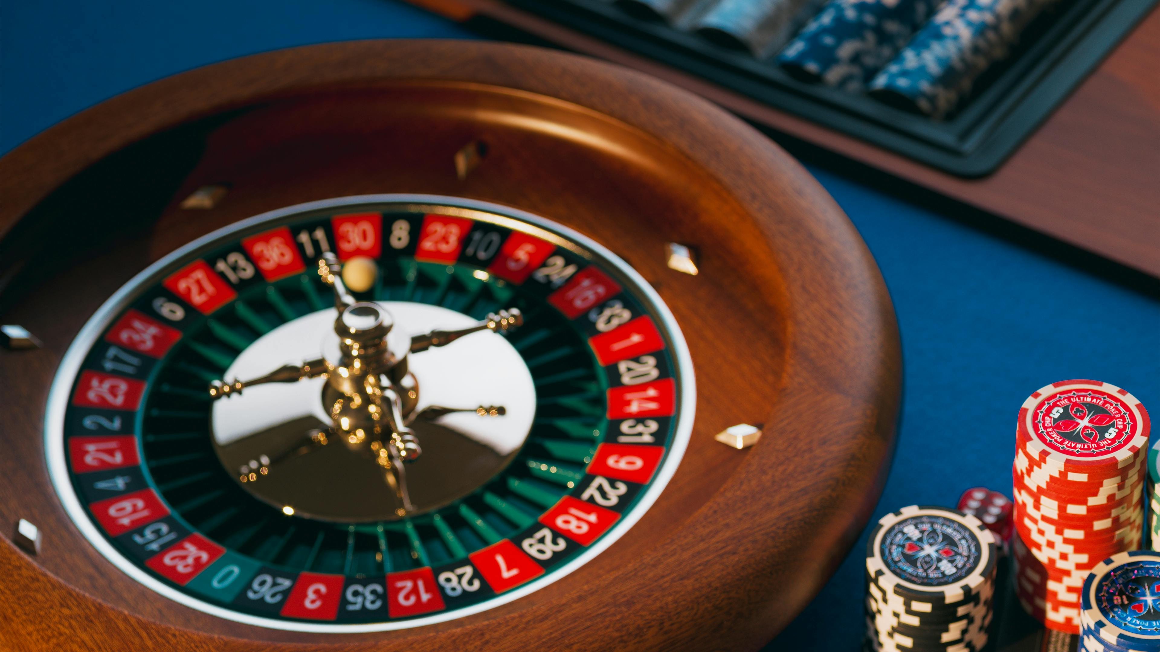 Pragmatic Play slot games on lotre togel mobile showing Aviator and Sweet Bonanza